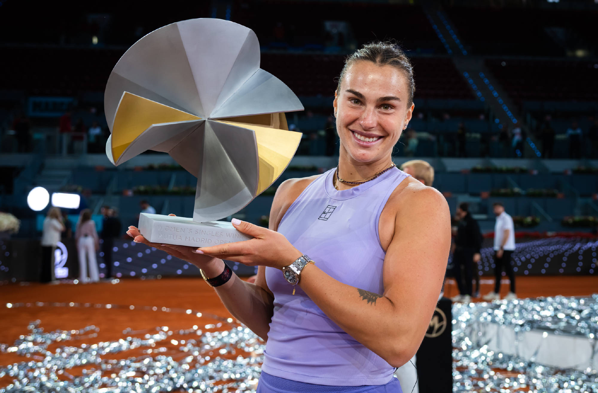 包含科维托娃重返赛场，出色防守首场状态出色，利物浦观众沸腾！赢得满堂喝彩的词条九游游戏中心